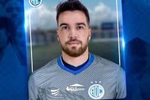 Confiança troca de goleiros