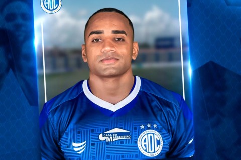 Confiança contrata o volante Dionísio