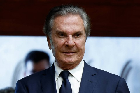 Ex-presidente Fernando Collor deixa presídio para cumprir pena em casa