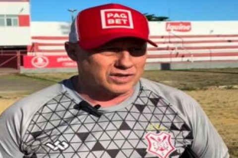 CSS realiza dispensas de treinador e jogadores