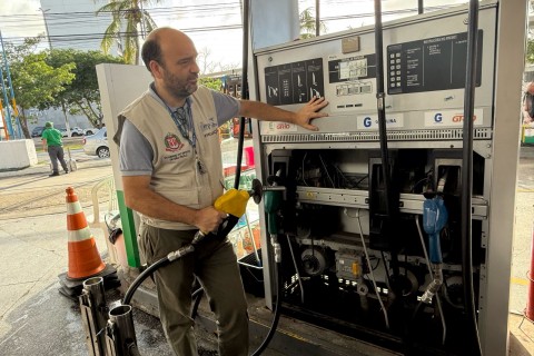 Operação a Postos: Ação conjunta fiscaliza qualidade e volumetria dos combustíveis vendidos na capital