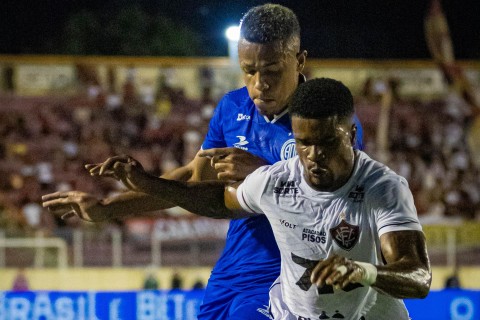 Confiança empata e segue firma na Copa NE