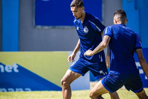 Confiança concluiu programação antes de encarar Maranhão