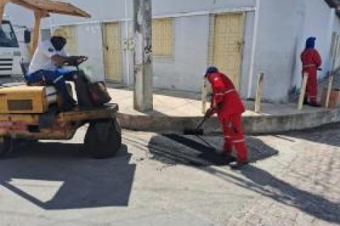 Emurb realiza vários serviços nas comunidades nesta sexta-feira, 02 Obras e Urbanização