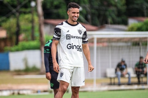 Batido o martelo: André Lima se apresentou ao Paysandu