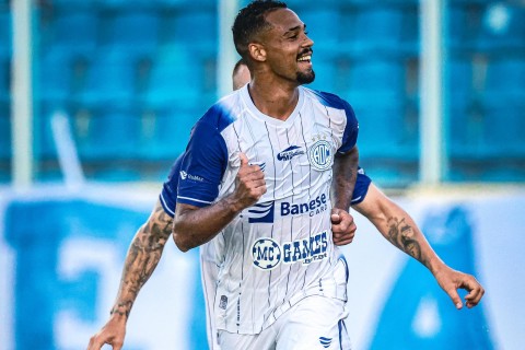 Dragão goleia Lagarto na Arena Batistão e reassume liderança no estadual