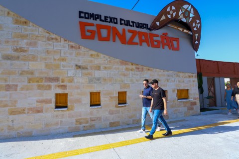 Governador Fábio Mitidieri vistoria obra do Complexo Cultural Gonzagão e destaca investimentos em cultura e turismo em Sergipe
