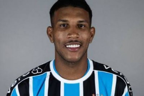 Confiança acerta a contratação do lateral-direito Thomás Luciano