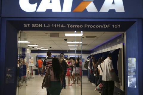 Caixa libera abono salarial para nascidos em maio e junho