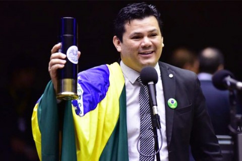 AGU pede investigação de deputado por declarações contra Lula