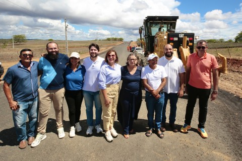 Governadora em exercício visita obras da Rota do Leite em Gararu