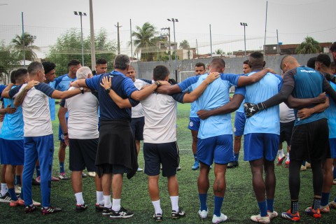 Confiança faz último treino antes de enfrentar o Ceará