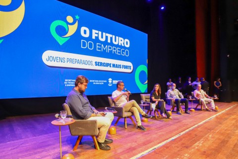 Governo de Sergipe qualificará mais de cinco mil estudantes da rede pública de ensino para o trabalho