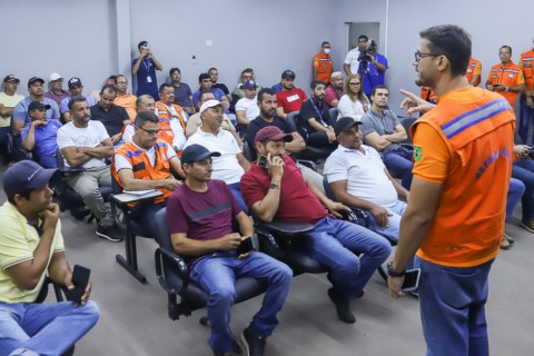Pipeiros participam do sorteio para a Operação Carro-pipa