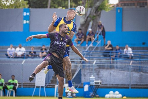 Confiança empata com Falcon em partida amistosa